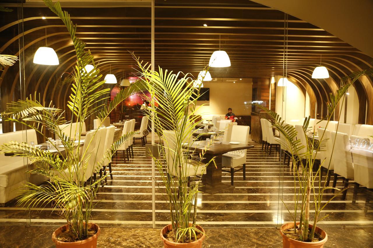 Hotel Orange Агра Экстерьер фото